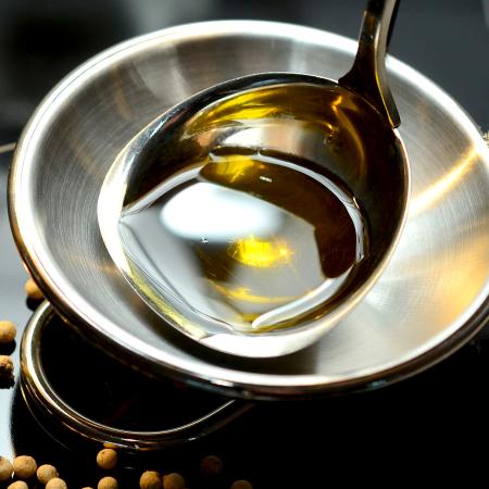 Come degustare l'olio Evo: le tecniche per l'assaggio
