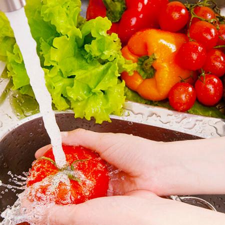 Come lavare frutta e verdura nel modo corretto
