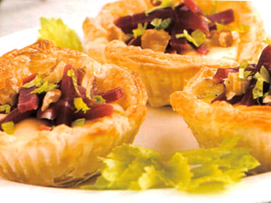 Tartellette con insalata e radicchio