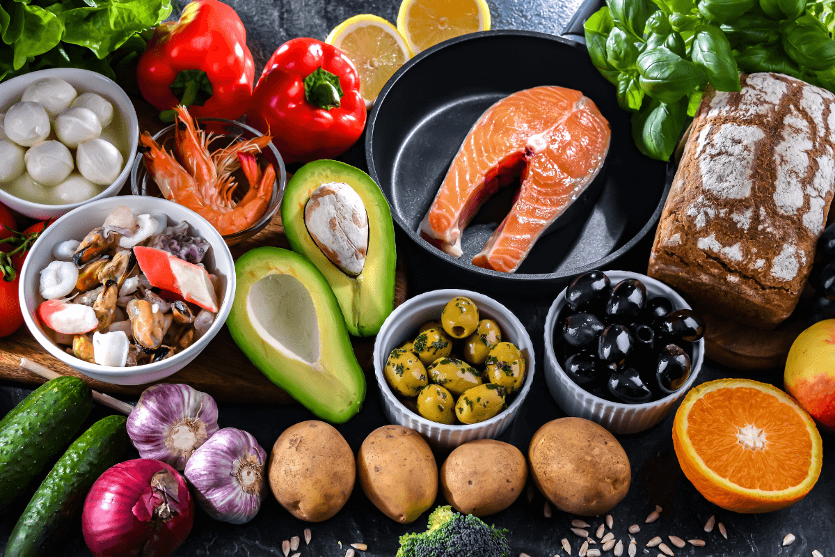 Dieta Mediterranea: arriva la nuova piramide alimentare firmata SINU
