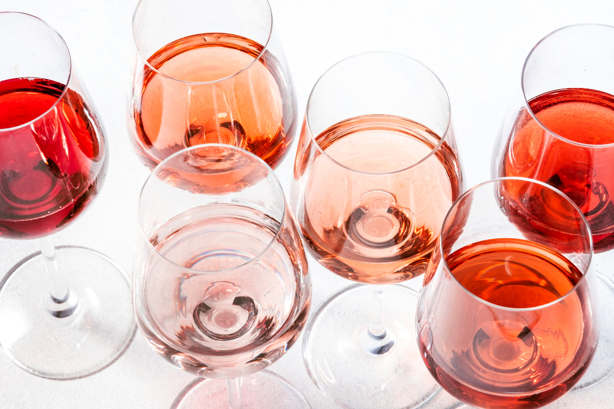 I grandi rosati italiani, viaggio tra i vitigni e l’identità di un vino in ascesa