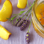 Confettura di pesche e lavanda