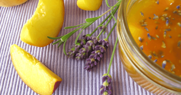 Confettura di pesche e lavanda