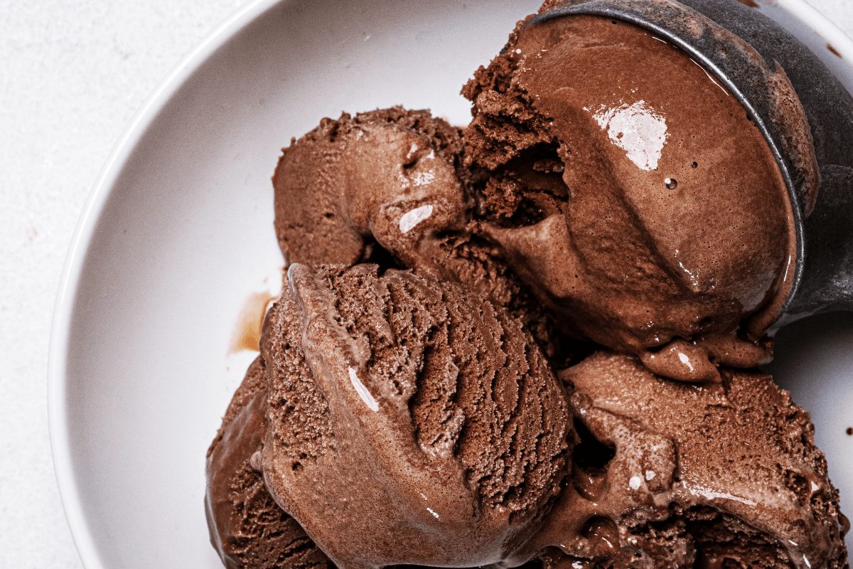 Gelato al cioccolato raw vegan