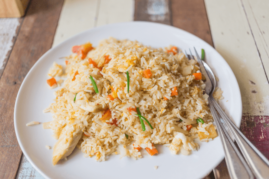 Kaho pad sapparod (riso thai)