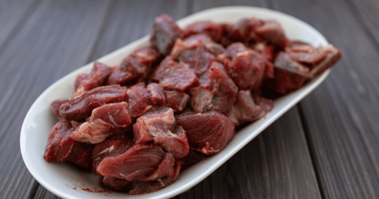 Come cucinare la carne di cinghiale: trucchi, tempi e ricette della tradizione