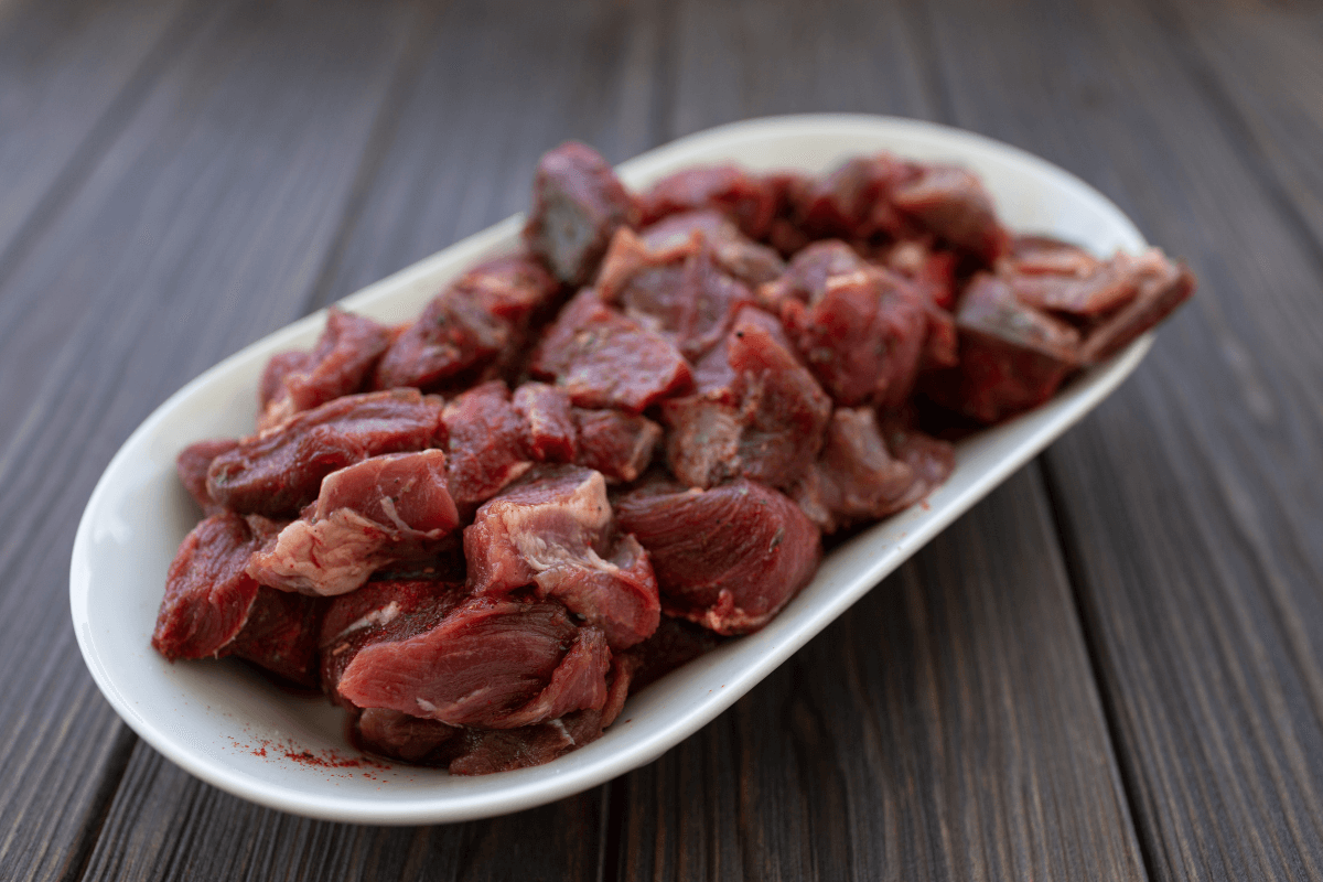 Come cucinare la carne di cinghiale: trucchi, tempi e ricette della tradizione