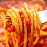 Spaghetti al sugo, piatto tipico della cucina italiana