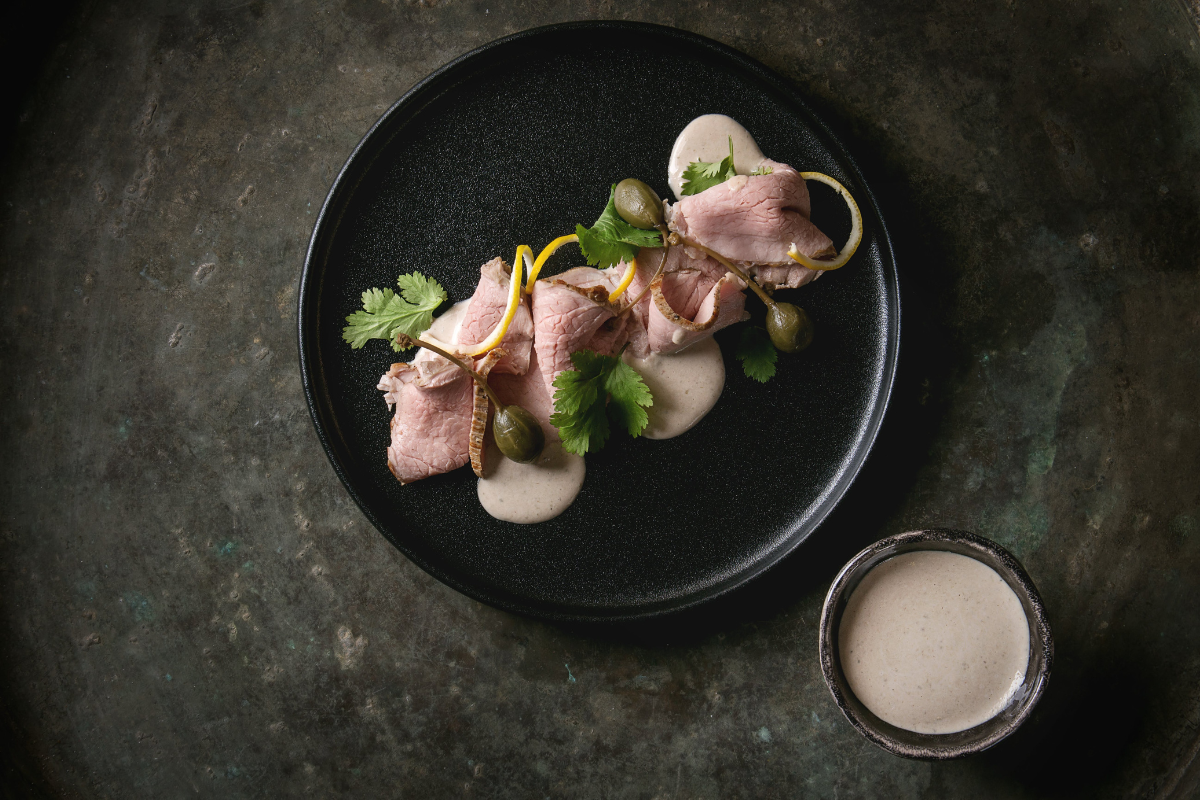 Come fare il vitello tonnato morbido con salsa cremosa
