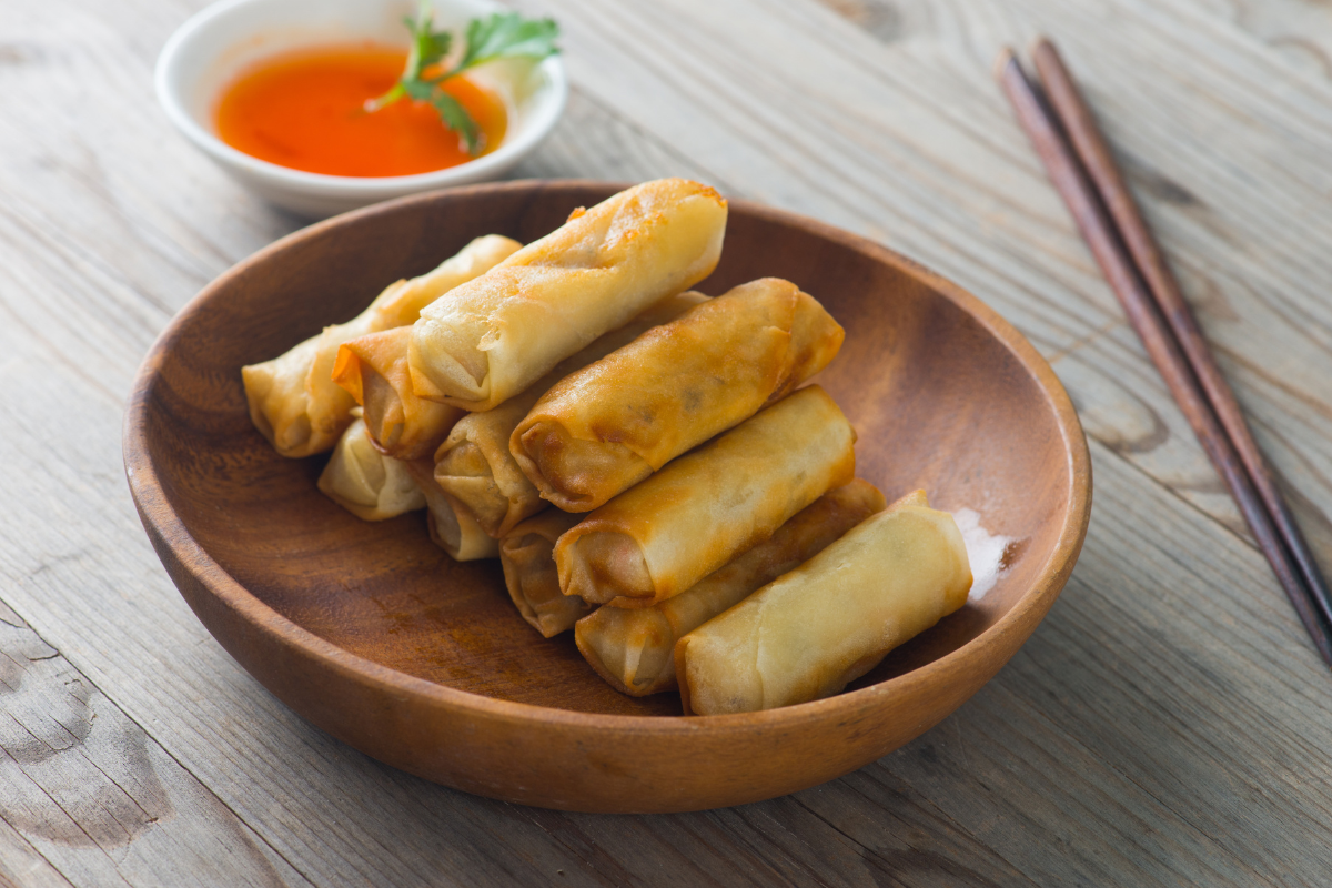 Involtini primavera fatti in casa croccanti e leggeri. La ricetta originale cinese passo passo