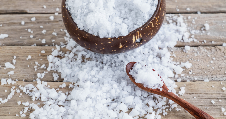 Cucinare nel sale: segreti, vantaggi e fascino di una pratica senza tempo
