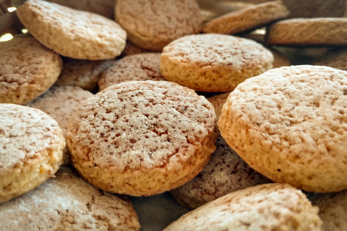 Brutti ma Buoni: la ricetta originale dei biscotti alle nocciole