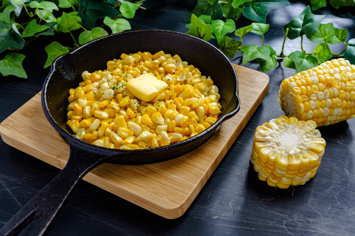 Mais saltato in padella, la ricetta originale croccante e saporita pronta in pochi minuti
