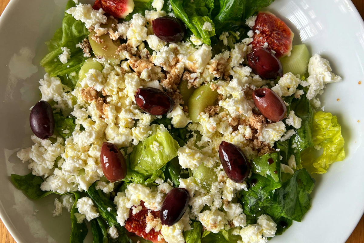 Insalata di farro monococco con zucchine e menta fresca: il primo piatto estivo ricco di gusto