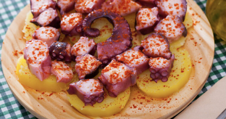 Polpo alla pignata: la ricetta salentina che cuoce nella sua stessa acqua